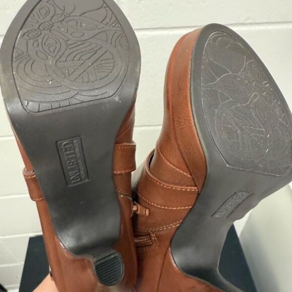 Unlisted By Kenneth Cole Luggage Tan Heeled Boots NWOT - Picture 6 of 6